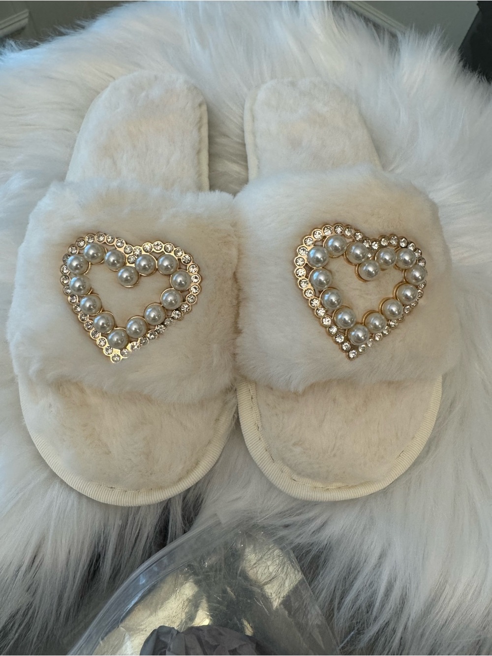 New Faux Fur Pearl Rhinestone Heart Slide Slippers - Cream